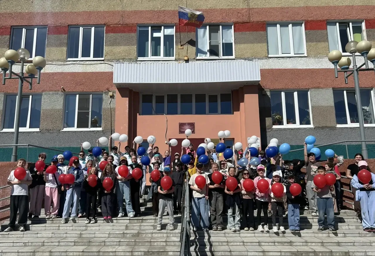 🇷🇺 Россия, Россия — в этом слове огонь и сила!

Сегодня в нашем школьном лагере был по-настоящему 