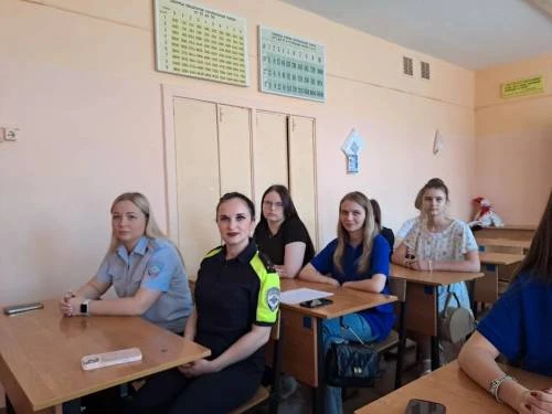 9️⃣ июня в рамках профилактический мероприятий по БДД участники трудового лагеря организовали информ