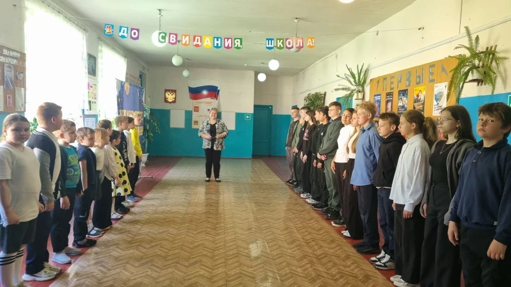 ✅Сегодня в школе прошла линейка безопасности, организованная под руководством директора школы Корние