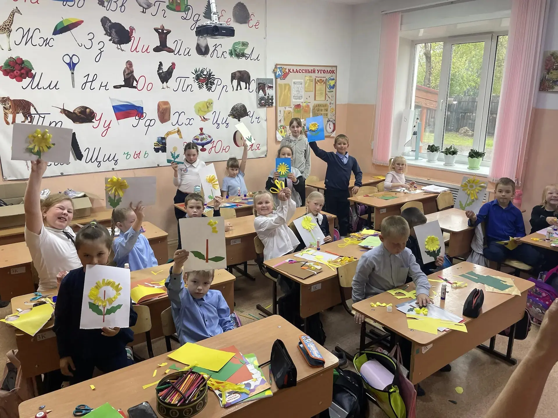 15 мая в 1А классе прошел мастер-класс, посвященный Дню одуванчика (13 мая).