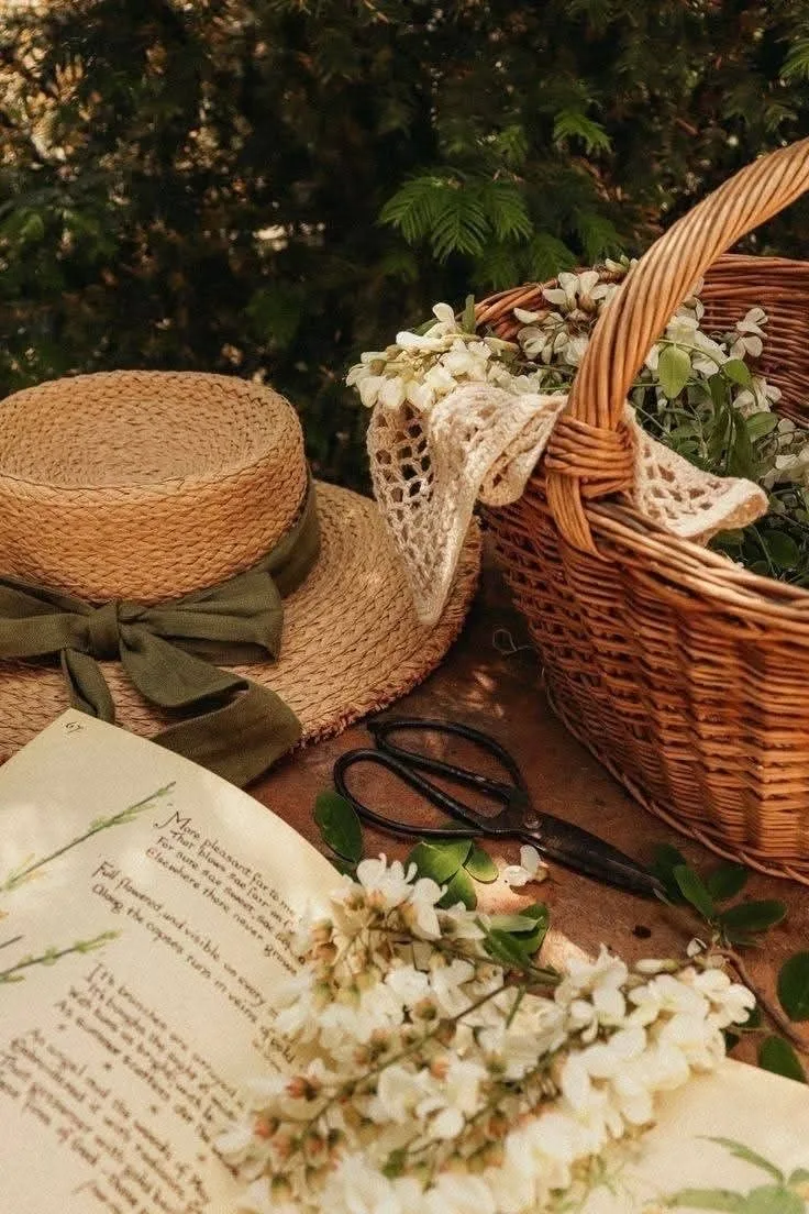 📚В #УютноеЧтение сегодня собрала майскую книжную полку.