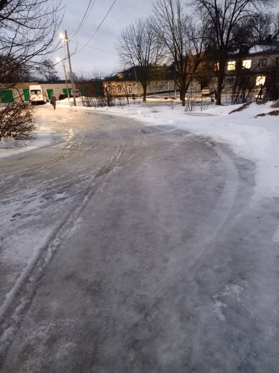 ❄️➡️🌧️ После сильных морозов внезапно пришло резкое потепление, и наш город теперь словно небольшой 
