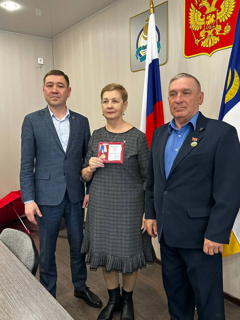 ✨ Сегодня, 12 мая, председатель Совета депутатов Евгений Бутаков и председатель РОО «Ветераны строит