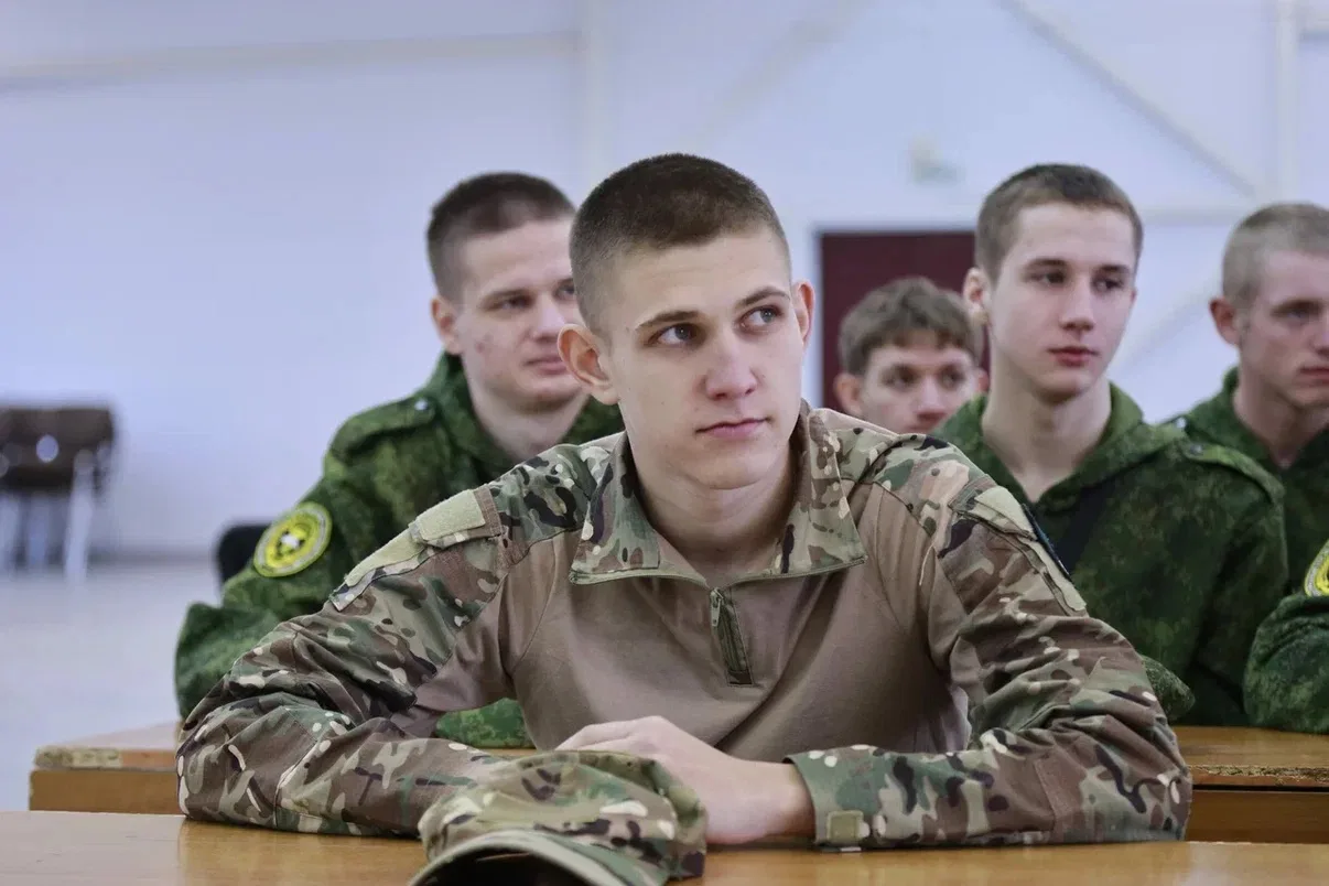 Будущие защитники Родины осваивают азы военного дела  В Институте непрерывного образования Волгоград