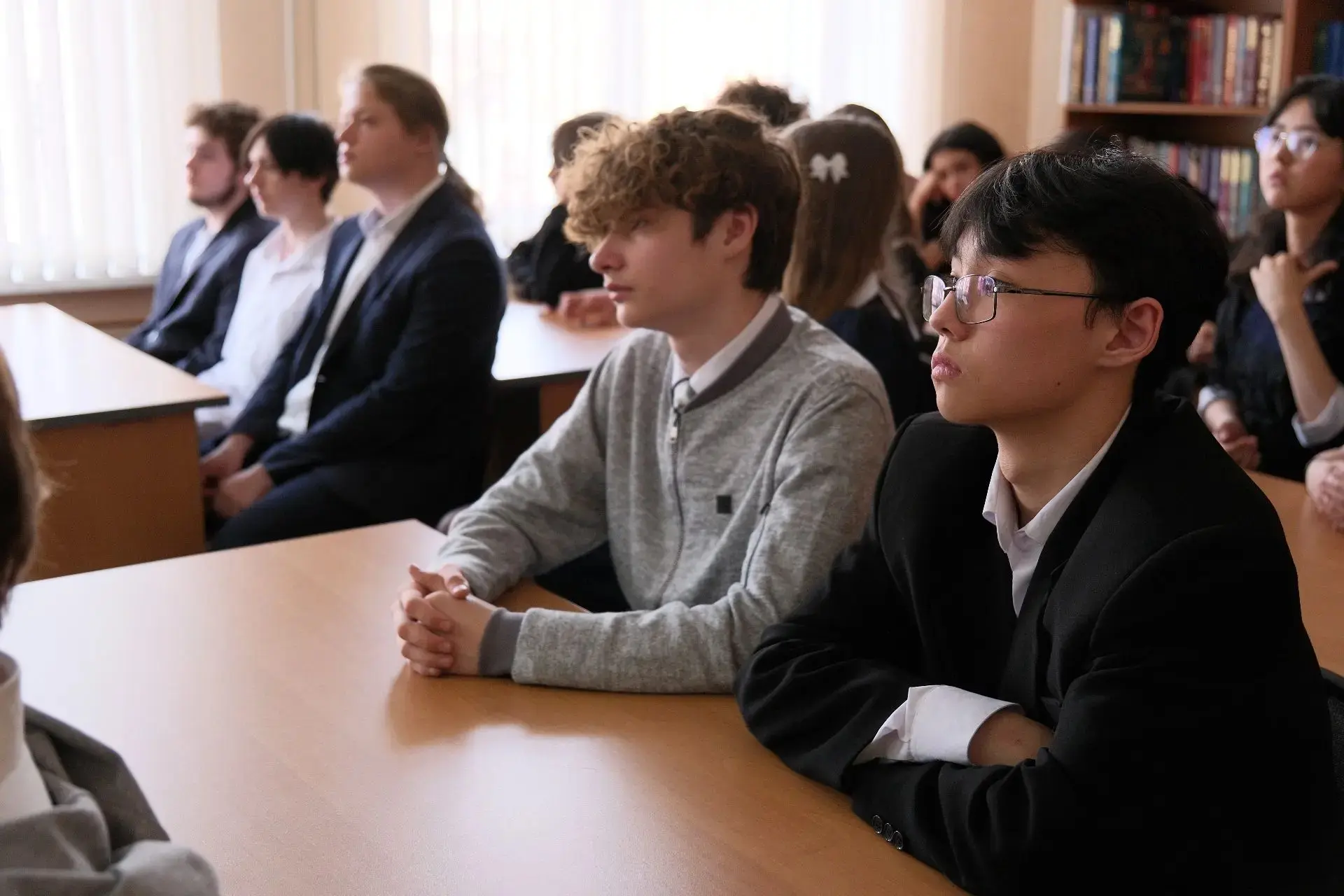 🏫 В школах Иркутска стартовал антинаркотический месячник.  👩‍⚕️ Открытие состоялось на площадке СОШ 