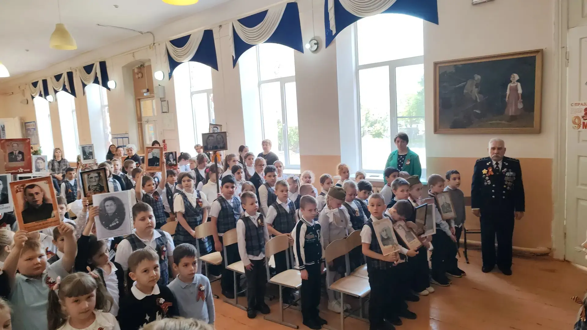 Торжественное мероприятие "Этот День Побыды", подготовленное учащимися 2 А класса. За Победу была за