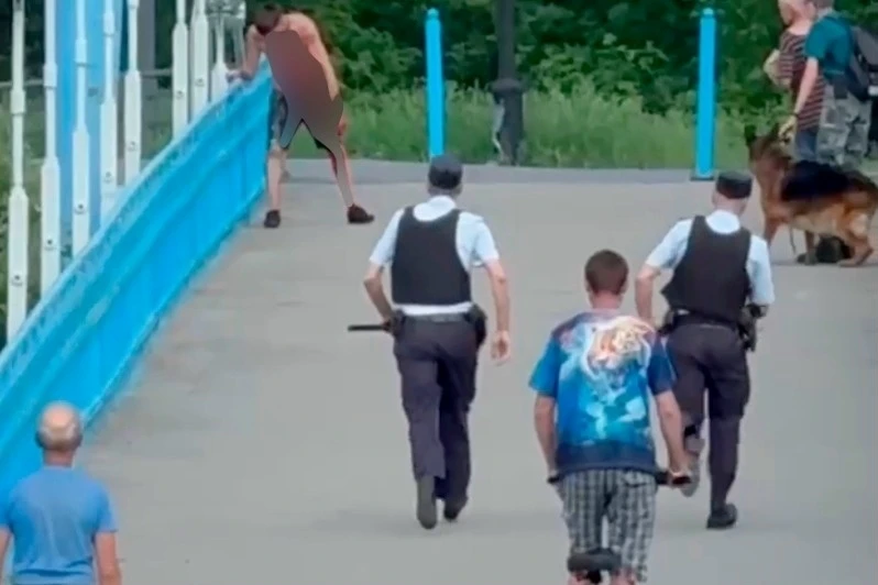 В Тамбове будут судить мужчину, угрожавшего ножом прохожим и полицейским в парке