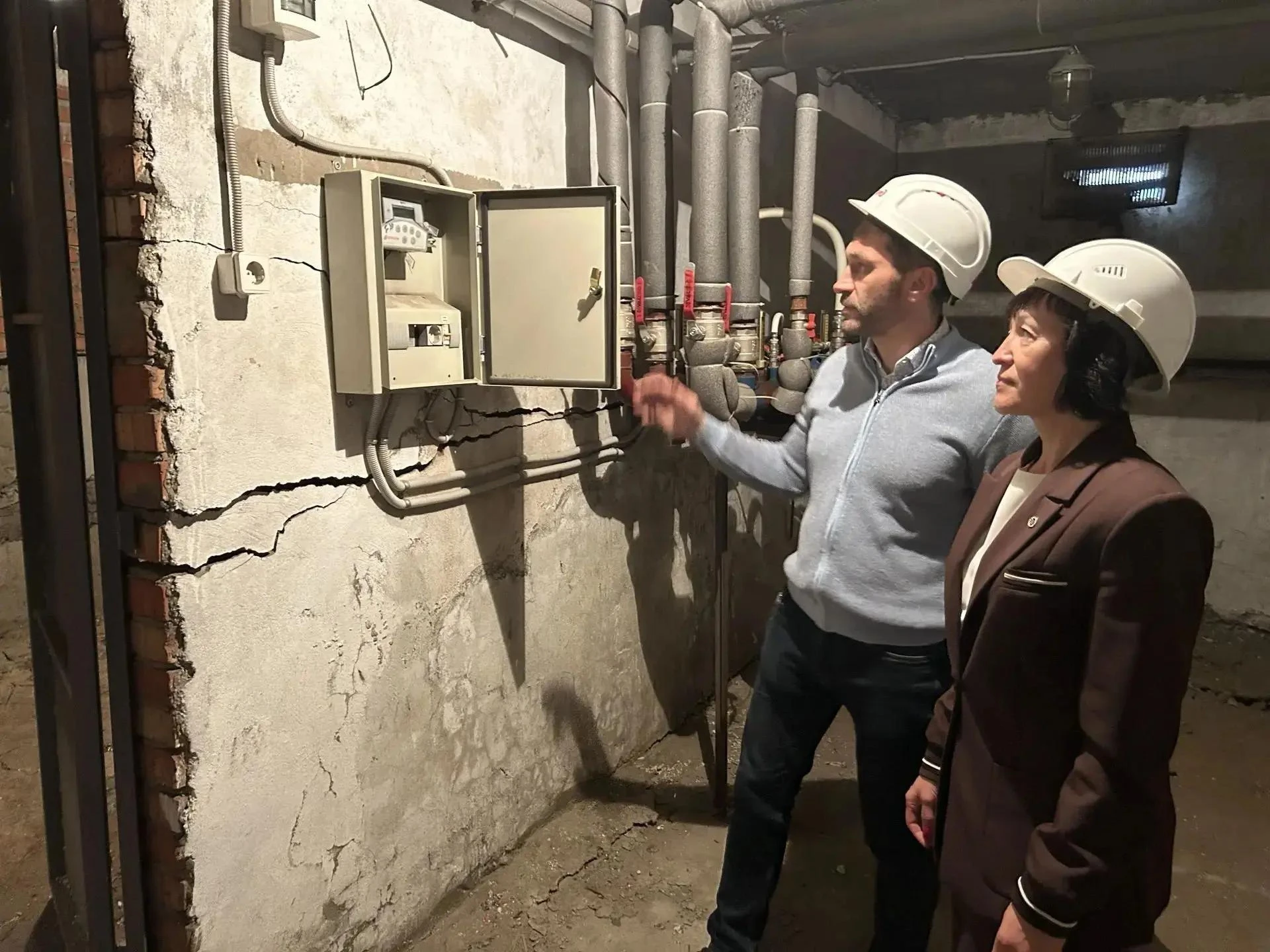 В Кузбассе завершается подготовка жилого фонда к предстоящему отопительному сезону. Ход...