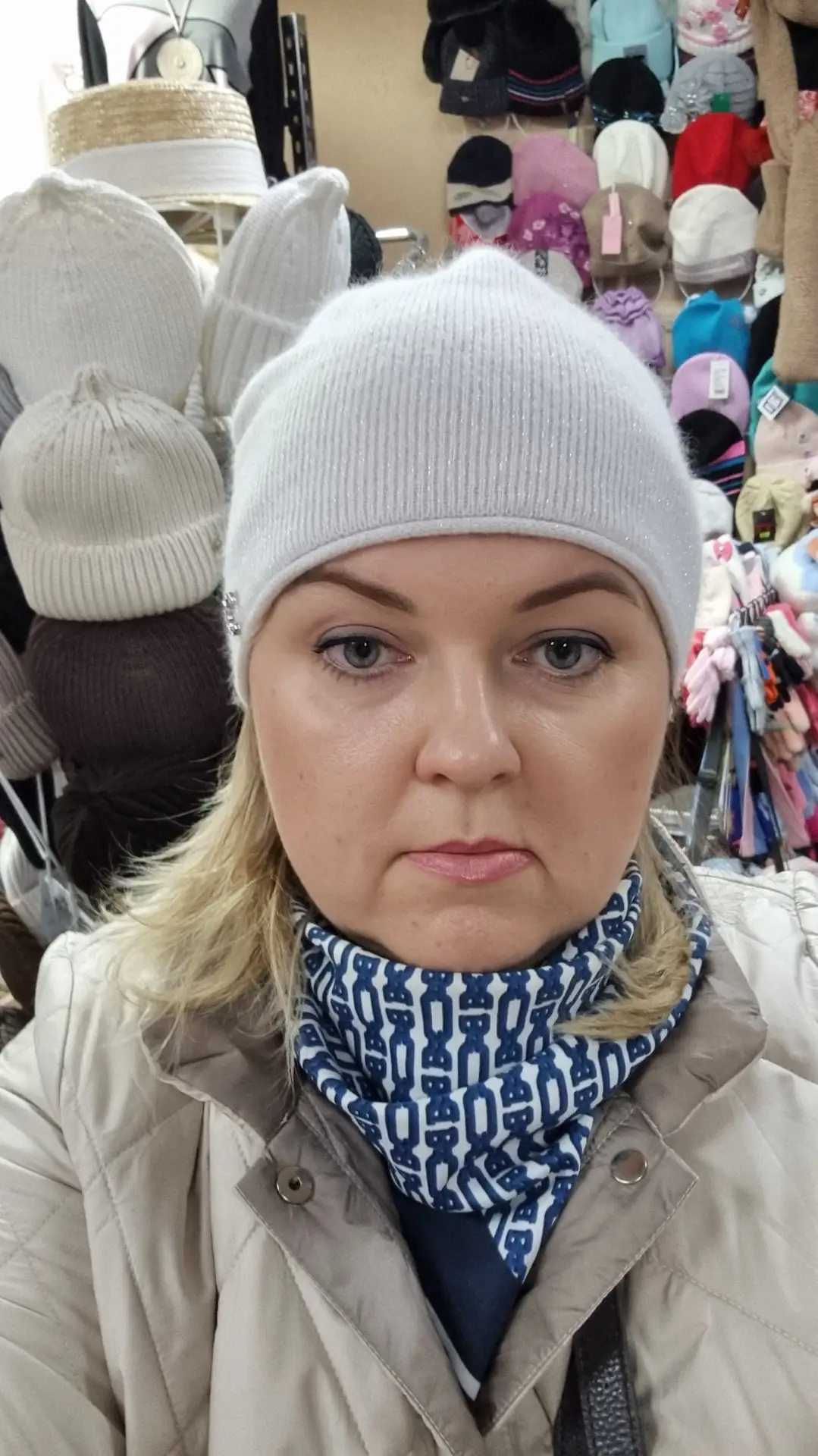 Девчата, помогите в выборе шапки, перемерила всё что могла, лучшее, наверное показала, ...
