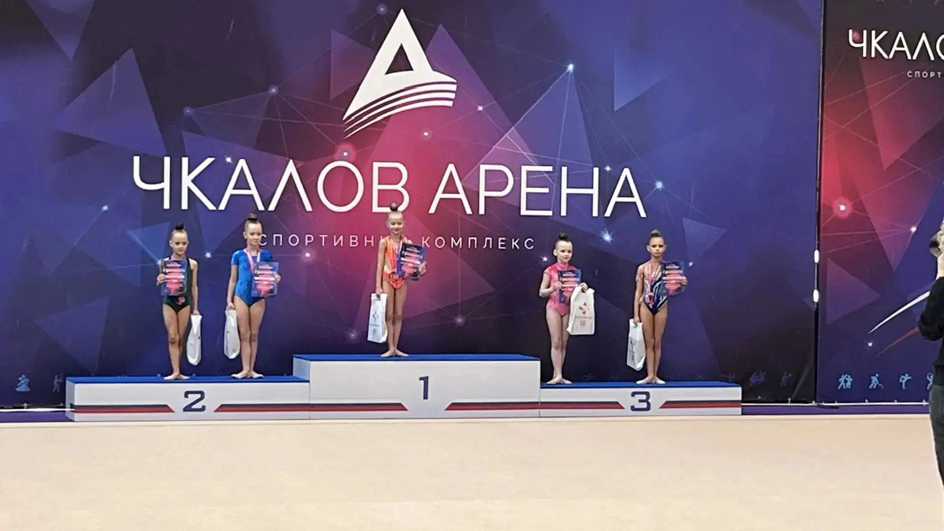 Поздравляем ученицу 1Б класса Веселову Софью!  18 апреля участвовала в соревнованиях по художественн