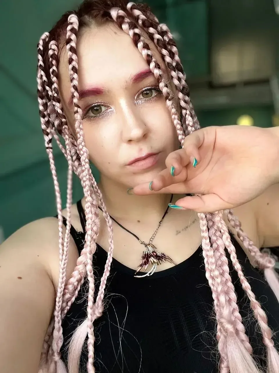 🍓 Шоколадно-зефирный микс: объёмные брейды с нежным розово-перламутровым акцентом!