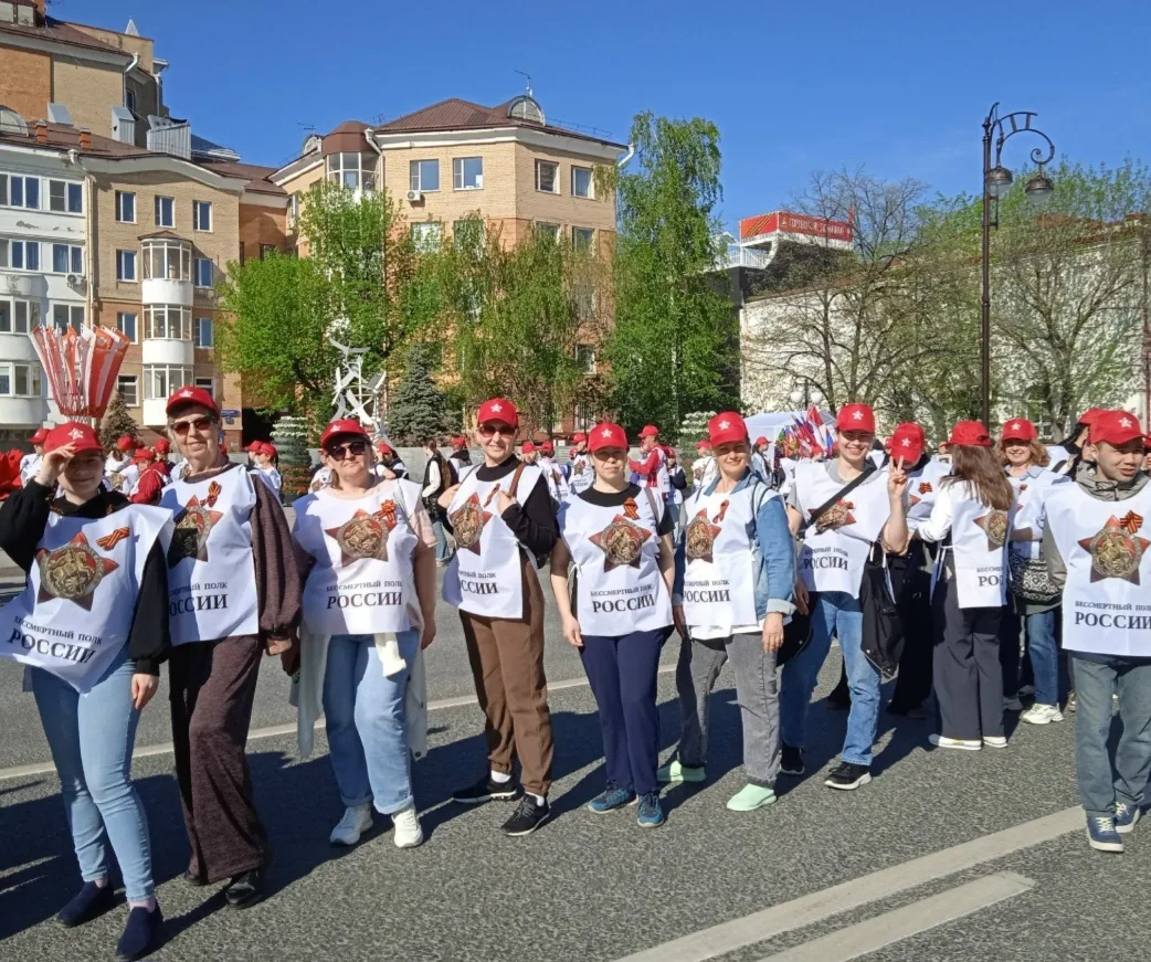 Педагоги и сотрудники  центра «Пламя» стали волонтёрами сопровождения Бессмертного полк...