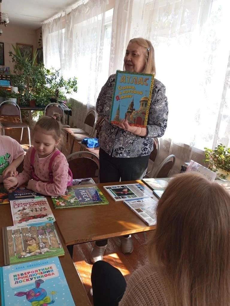 📚Пусть эта книжкина неделя Продлится только до апреля, Но вы, читающий народ, Любите книгу круглый г