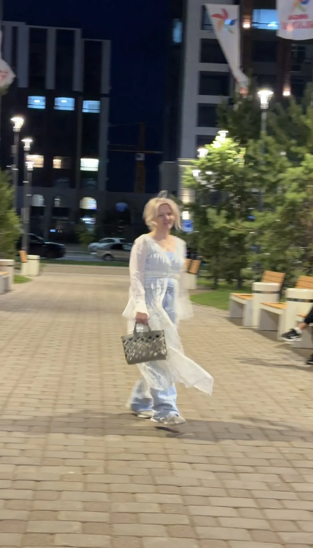 Здравствуйте, меня зовут Ольга!
Я искренне люблю косметику, её полезные свойства, а также люблю всё,