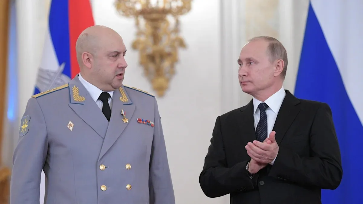 Не знаю правда или нет, но ходит слух, что генерала Суровикина возвращают из командировки.