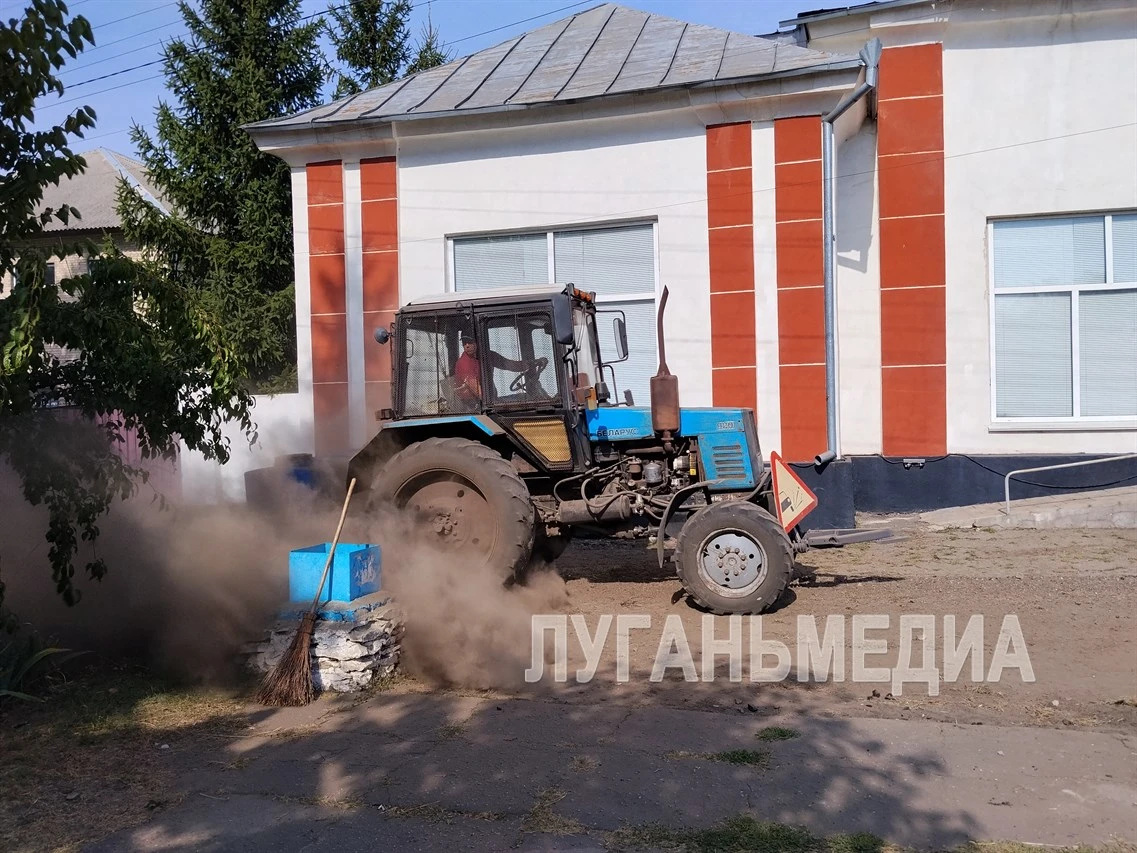 ❕В поселке Белокуракино обновляют тротуары