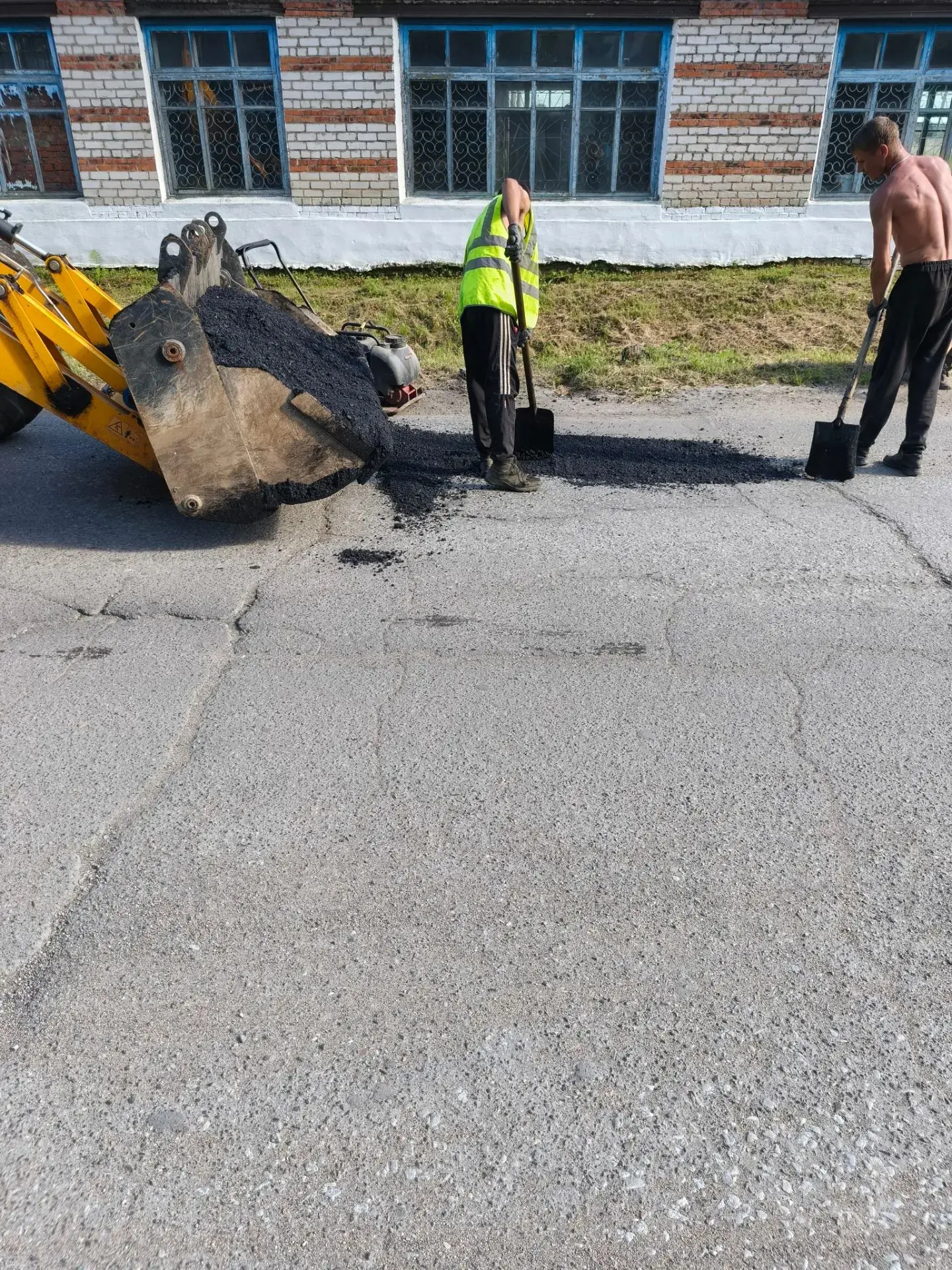 🚧 Посёлок Смидович преображается: дорожные работы продолжаются
