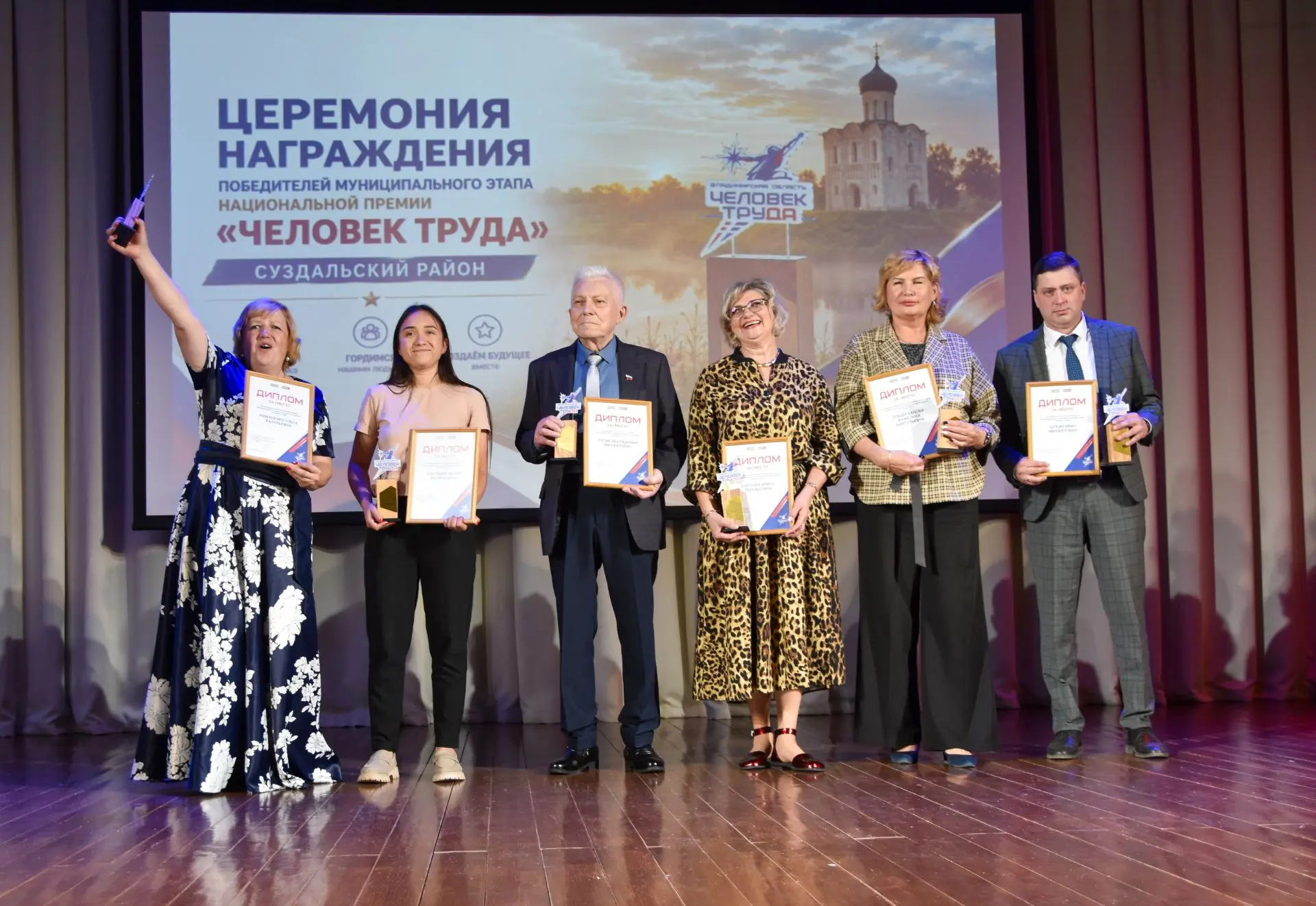 Вчера в Доме культуры поселка Садовый царила по-настоящему праздничная и теплая атмосфе...