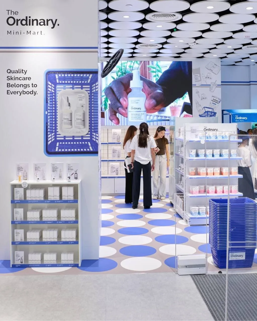 🤩The Ordinary открыли минимаркет в Гонконге.