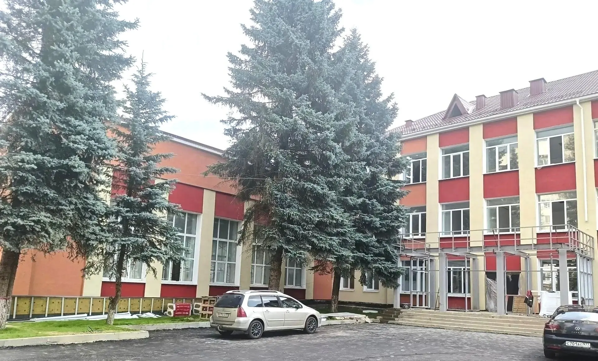 В Клину завершается капремонт Лицея № 10 им. Д. И. Менделеева: школа получит современное пространств