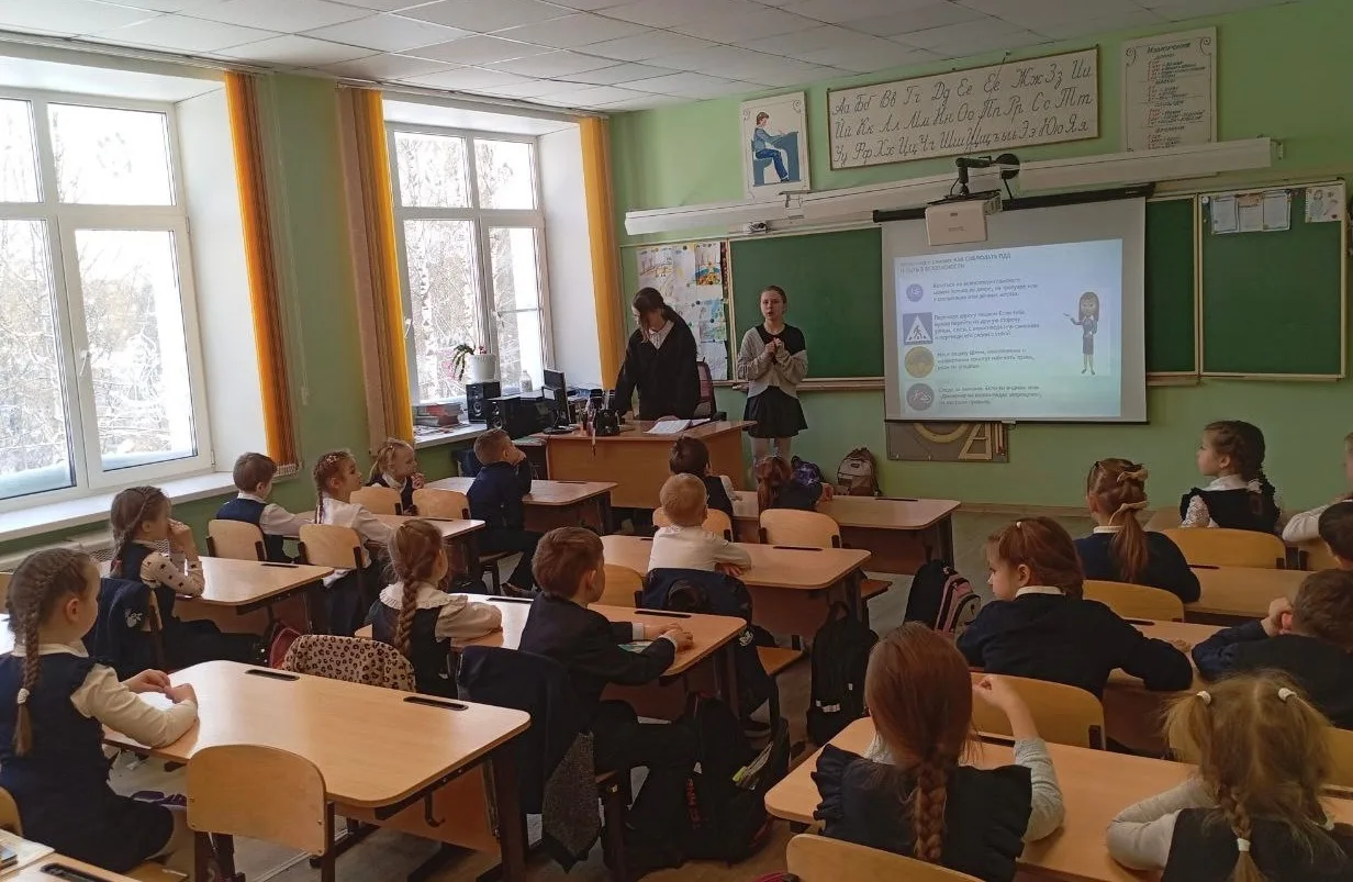 Правила безопасности 📍  На прошлой неделе учащиеся из объединения «Волонтеры и Добровольцы» нашего Л