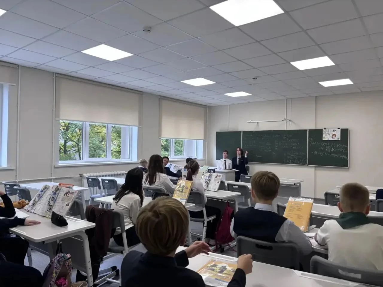 🎓 Сегодня в нашей школе произошло настоящее чудо — День дублёра!