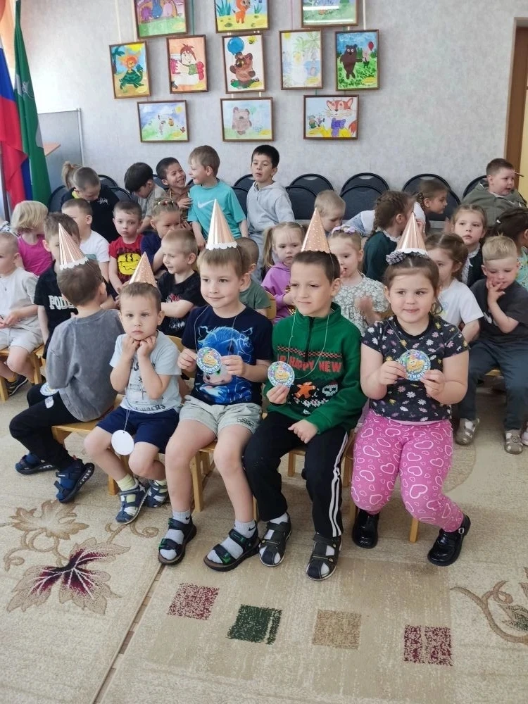 В нашем детском саду сложилась прекрасная традиция проведения Дня именинника. Это событие стало добр