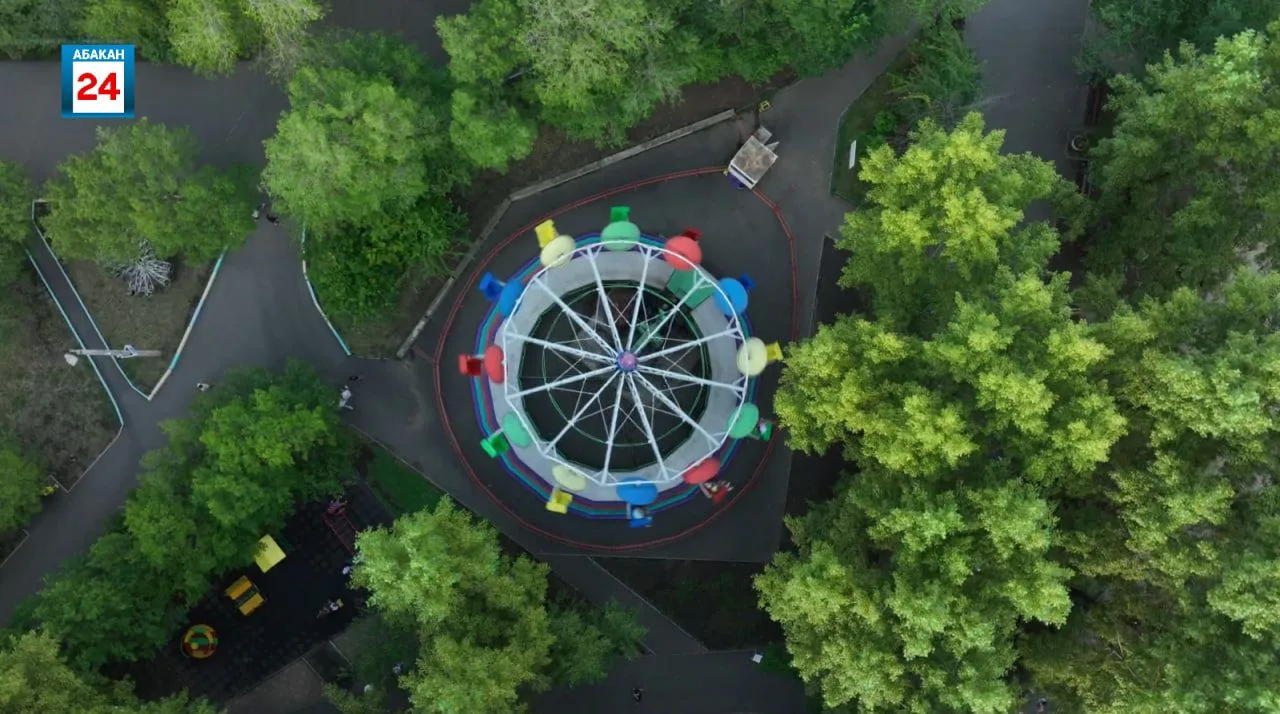 🎢🎡🎠Работу аттракционов в детском парке «Орлёнок» решили продлить еще на несколько дней