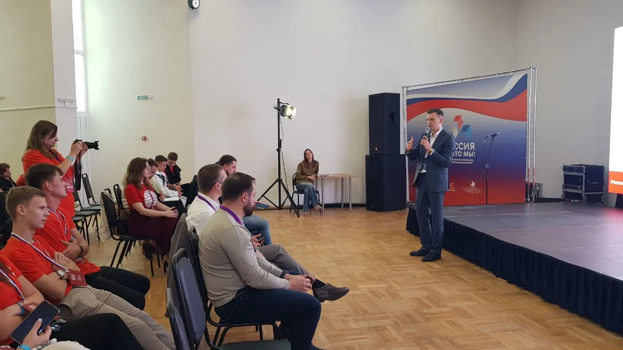 Сегодня, оказывается, День блогера. Да ещё не абы какой, а международный! Во как! 😄

Ну, сейчас поч