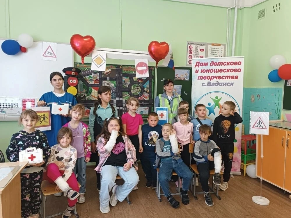 1 июня — День защиты детей: в нашей школе стартовал летний лагерь!🔥

Сегодня, 1 июня, вся планета о
