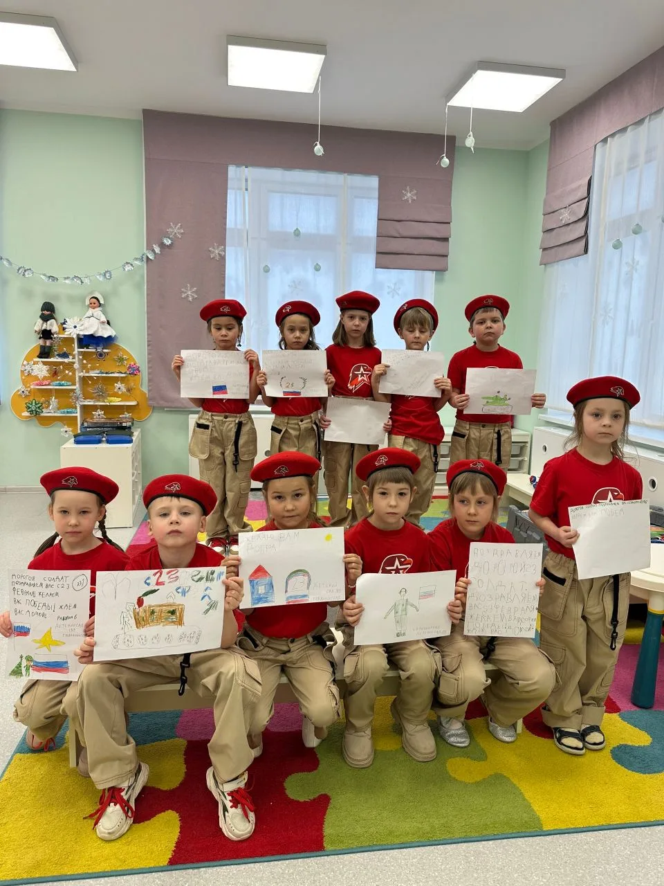🌟 Доброта детских сердец: наша группа поддержала солдат! 🌟

6 января вся страна откликнулась на до