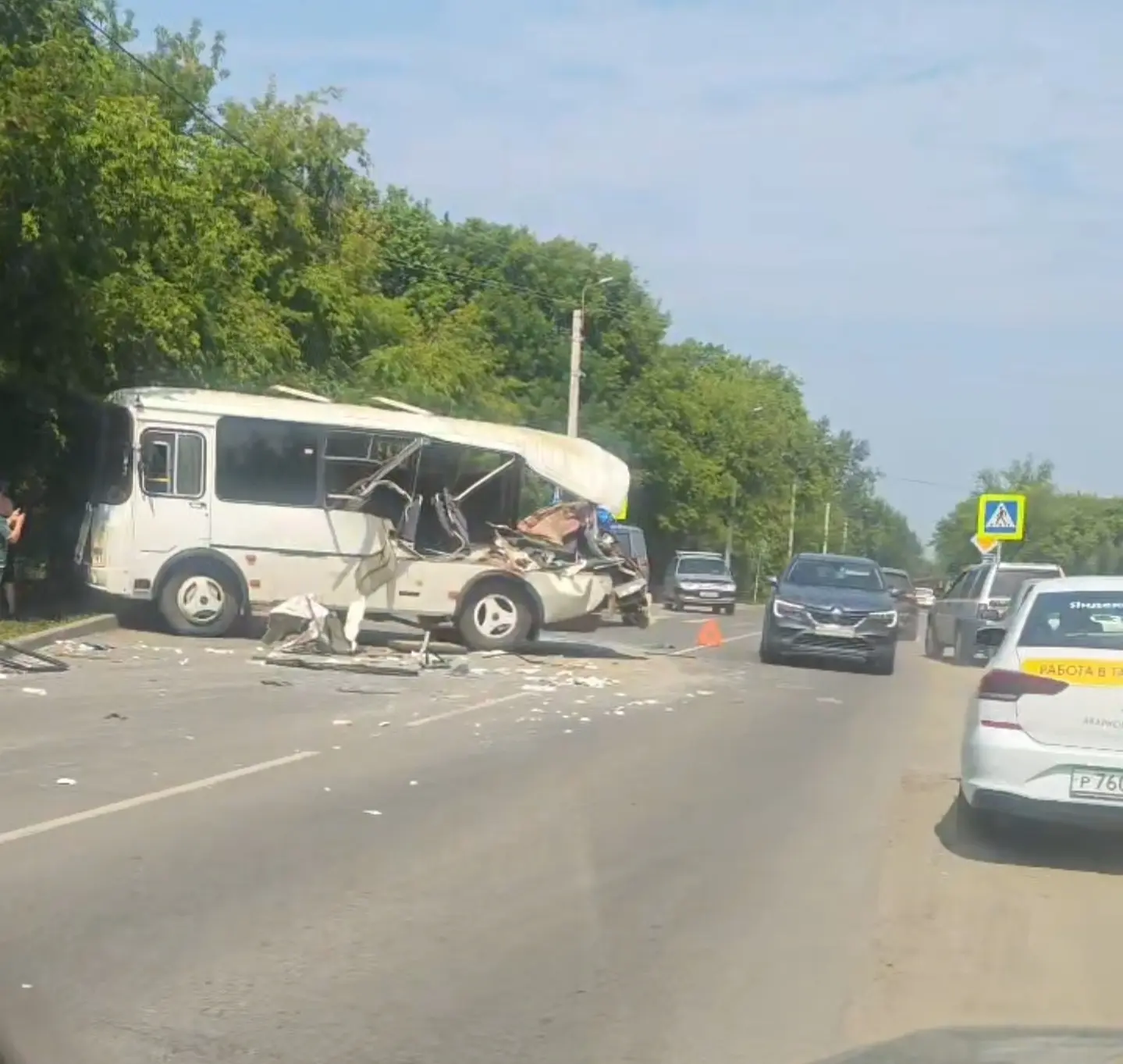 Подробности ДТП с автобусом в Новоалтайске: несколько пассажиров обратились к врачам. Н...