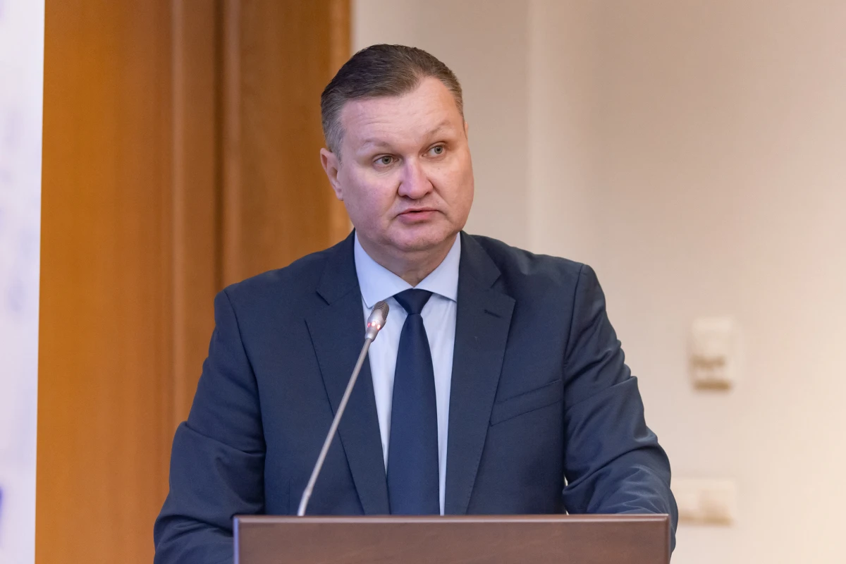 Ренат Шакиров досрочно покинул пост руководителя исполкома Нижнекамска. Он ушел в отста...