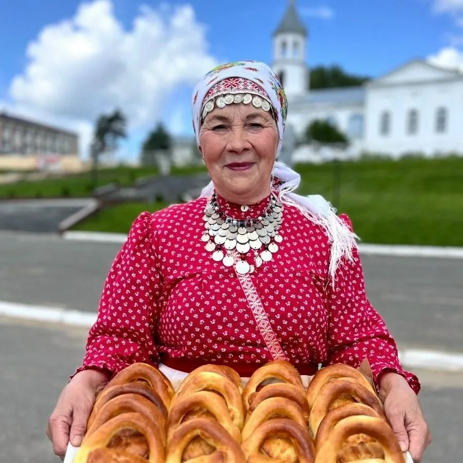 320 калачей в 2026 году: Полина Полянских и вкус гостеприимства Сюмсинcкого района.