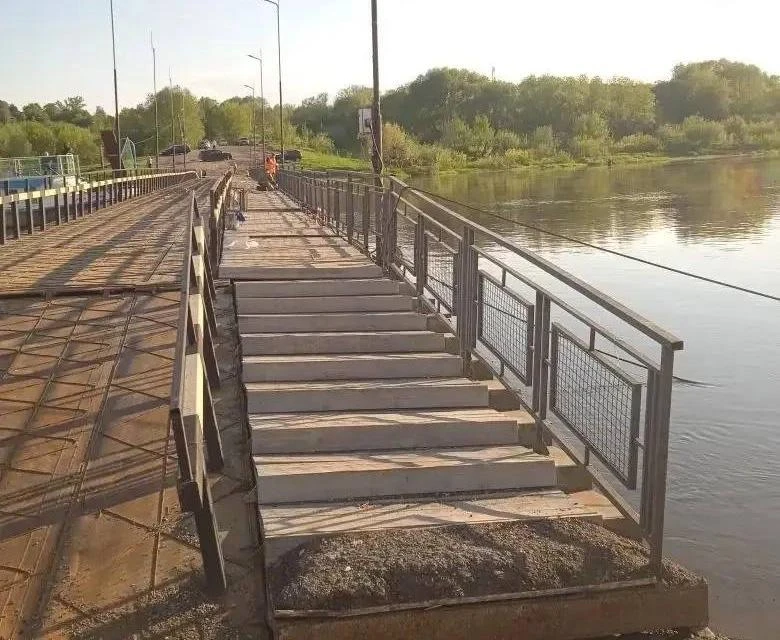 🌉 Понтонный мост вновь установили на Воробьевской переправе в Калуге  14 мая его открыли для передви