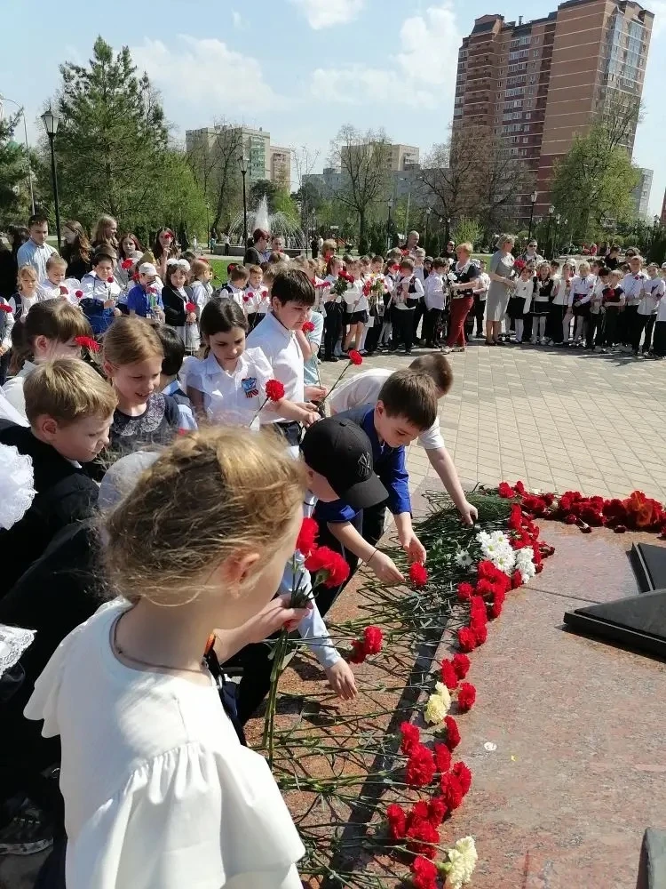 В рамках «Марафона Победы» патриотическая акция «Я помню!» Корпус 1, на улице Чехова д. 8