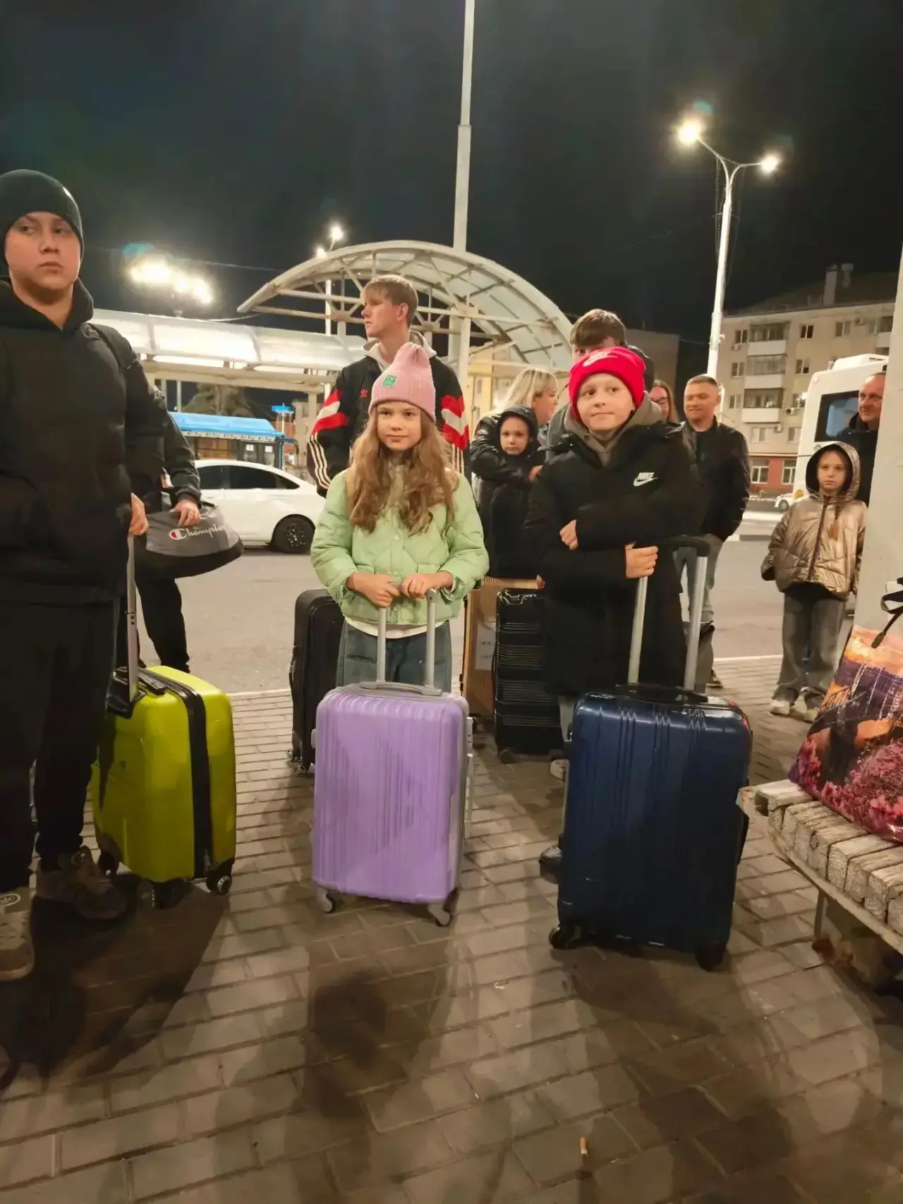 ☀️ Ура! Наши ребята уже в пути — сегодня они отправились в лагерь «Электрон»! 🎉