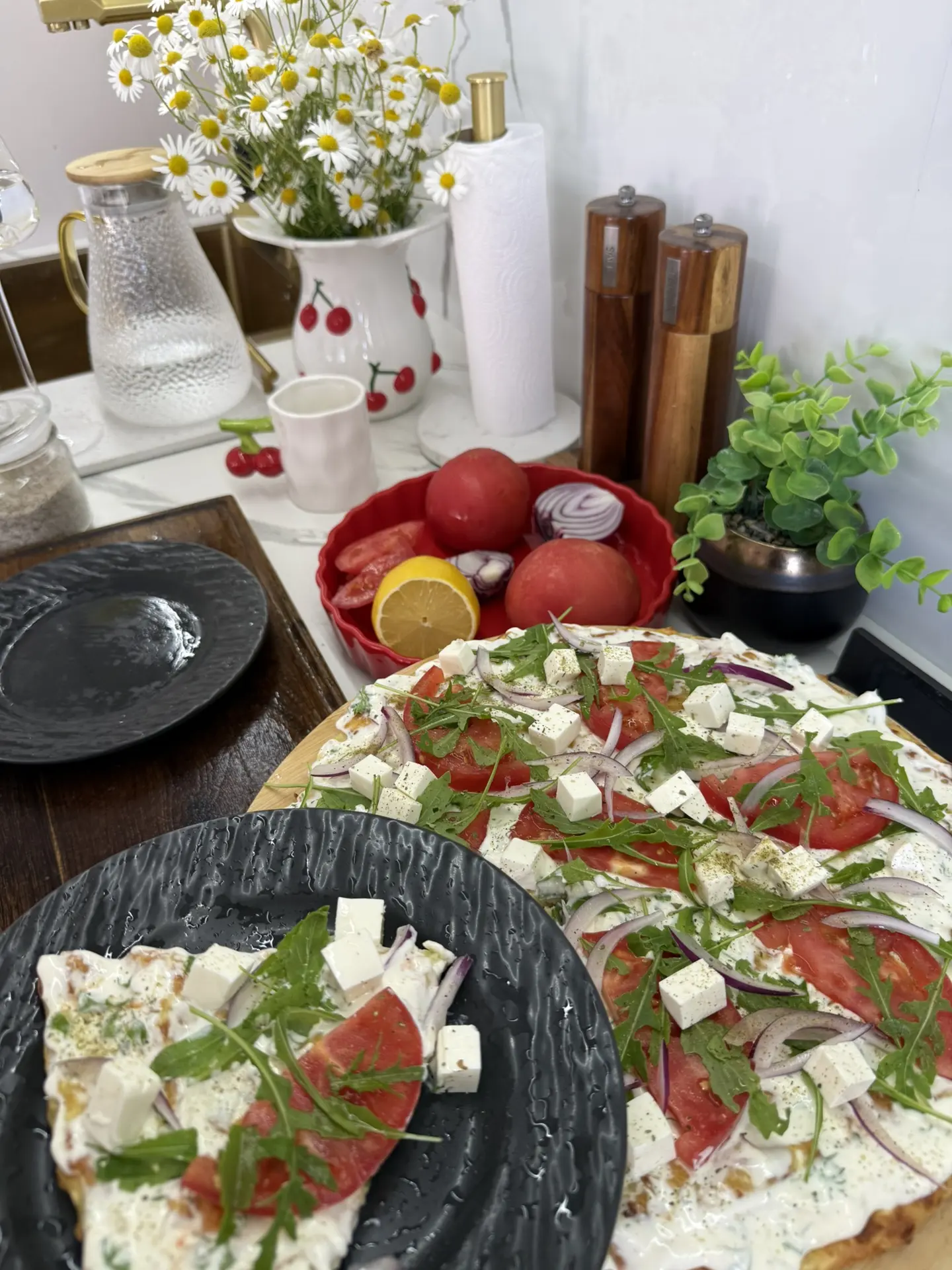 Лето продолжается 🌿сезон кабачков , готовим вкусные идеи , обязательно попробуйте эту пиццу 🤤 

Ка
