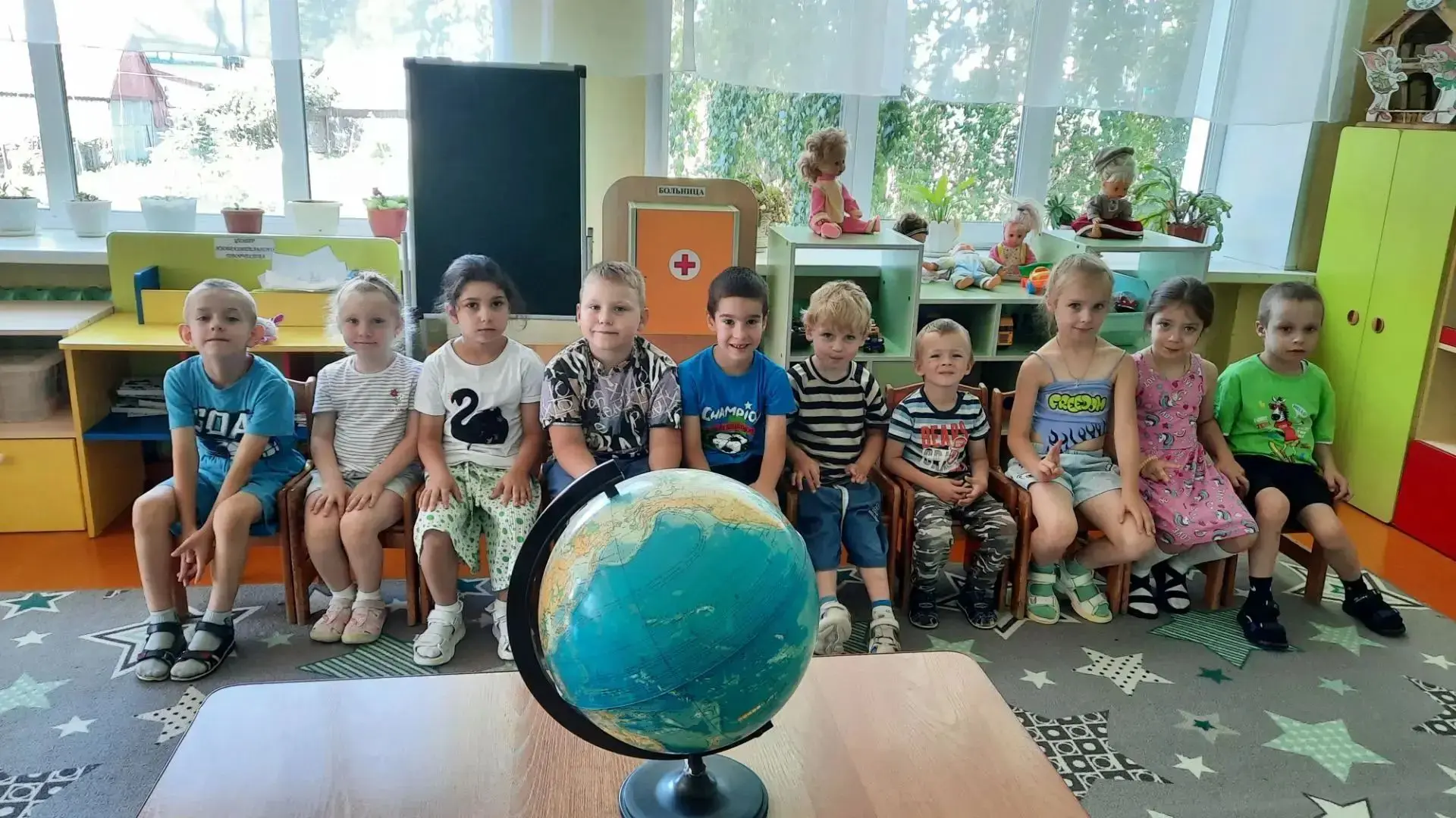 В группе " Теремок", было проведено мероприятие, посвященное " Дню дружбы - когда мы вместе". Цель к