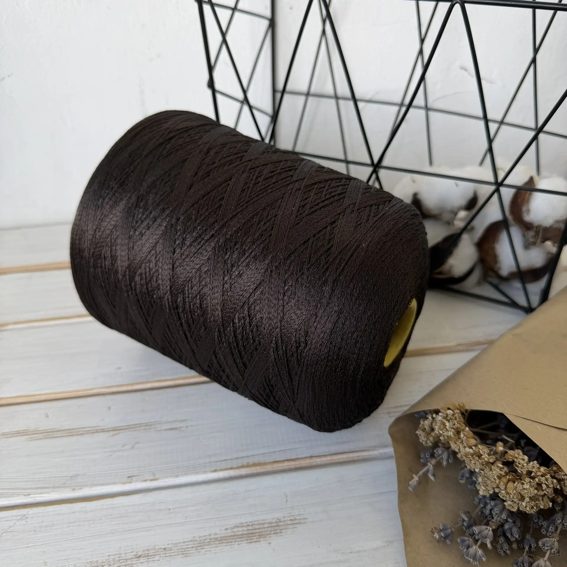 🧶Шелк от фабрики Loro Piana art. Seta Shappe 
📏метраж: 600 м на 100 гр 
💰цена: 8,7 руб за 100 гр 
