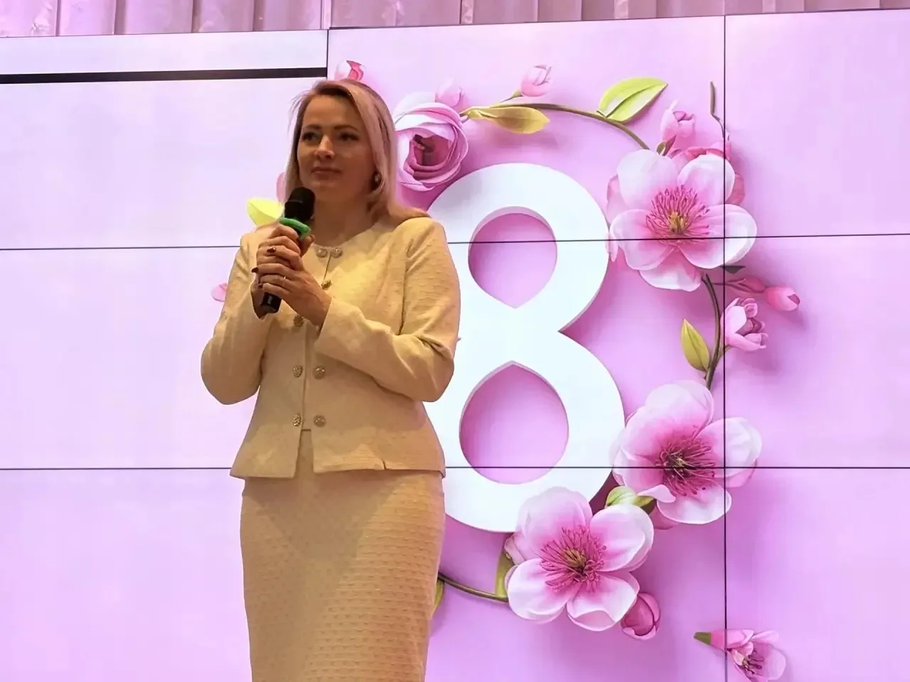 ✨ Весенняя капель в Лицее: Праздник, согревающий сердца! ✨ 
В преддверии Международного женского дня