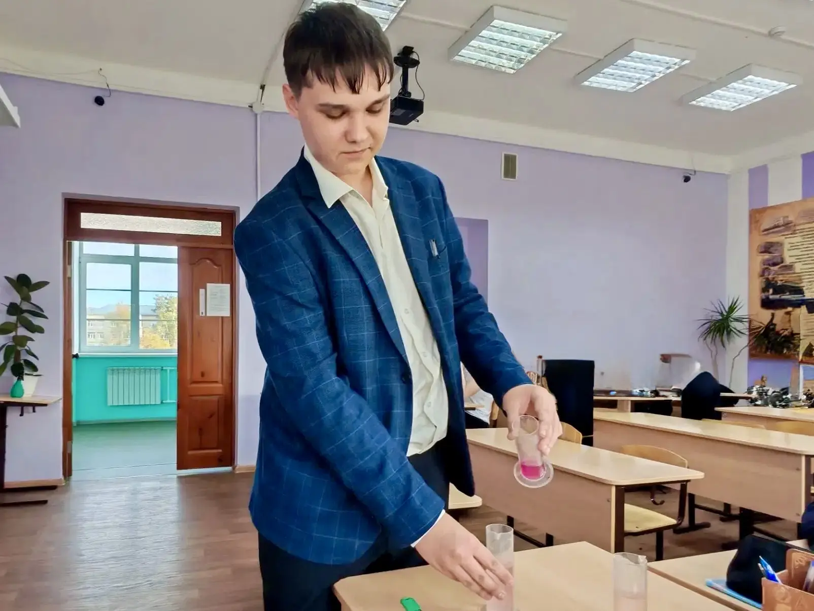 🎉 День самоуправления в нашей школе — это не просто праздник, а настоящая школа ответс...