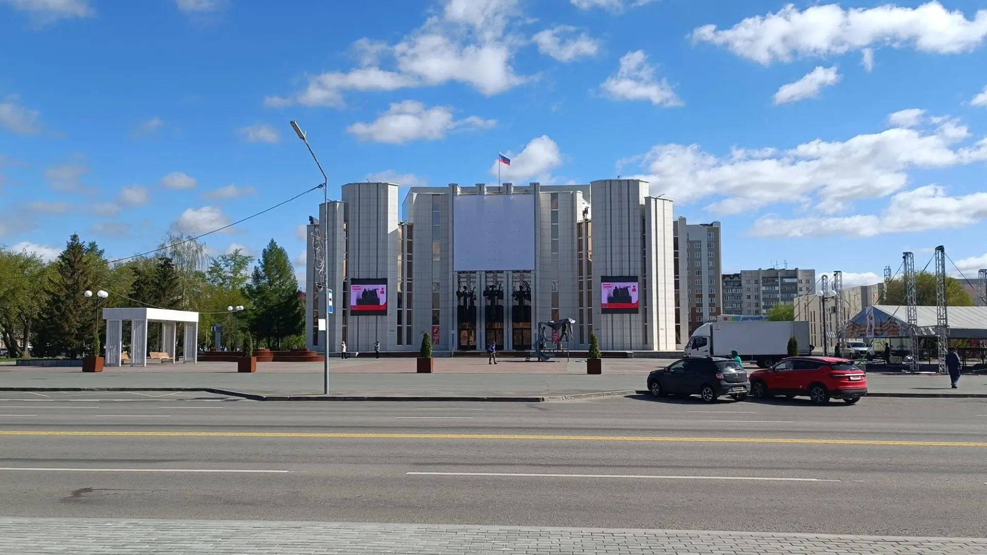 В Кургане на День города закроют проезд по пяти улицам и запретят остановки