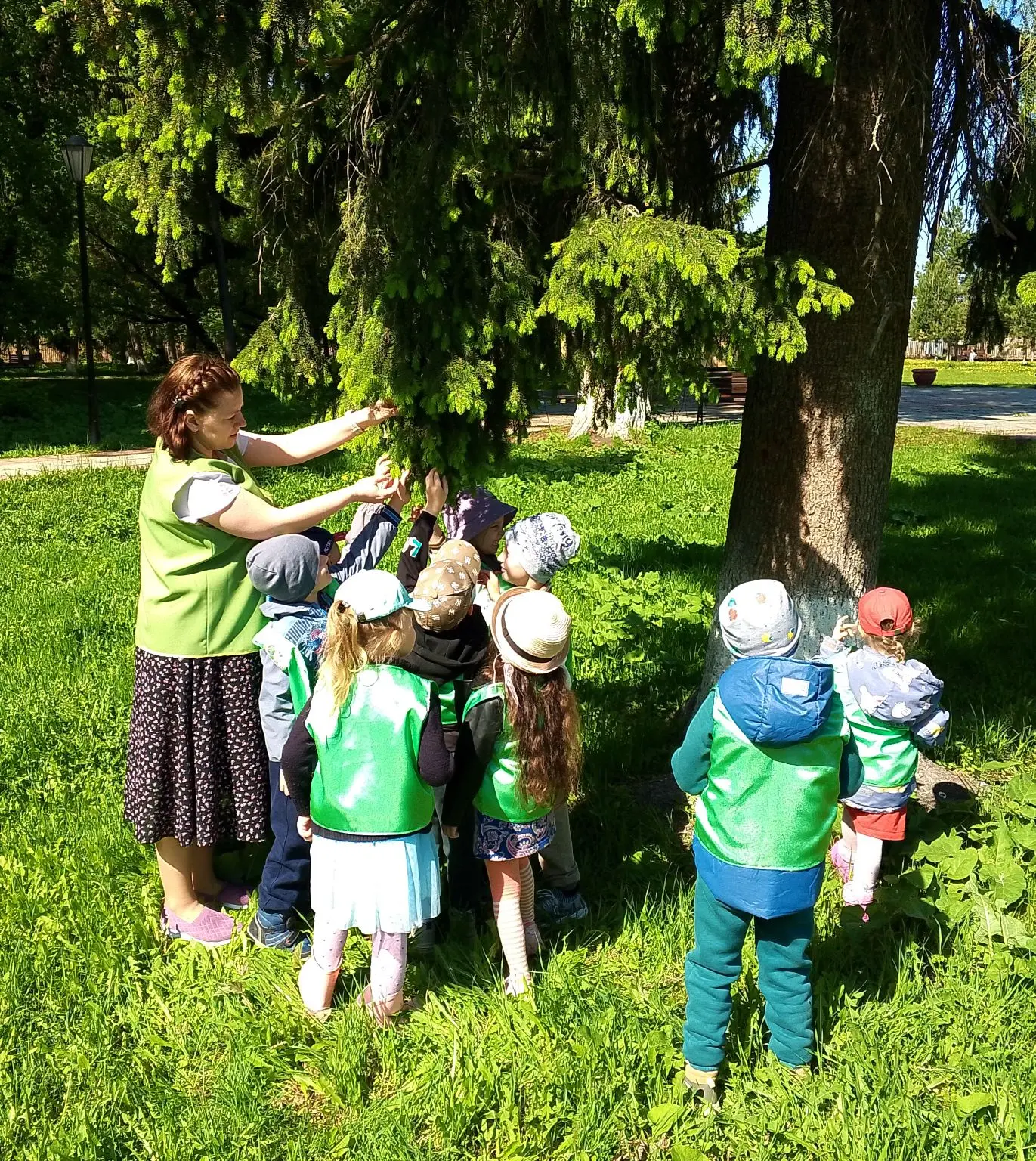 Маленькие исследователи природы в районном парке
Отряд "Эколята - дошколята", отправились на увлекат