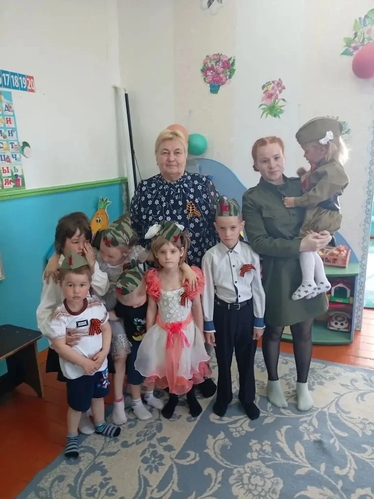 На этой недели к ребятам в гости приходила библиотекарь нашей Нижне-Заимской библиотеки.