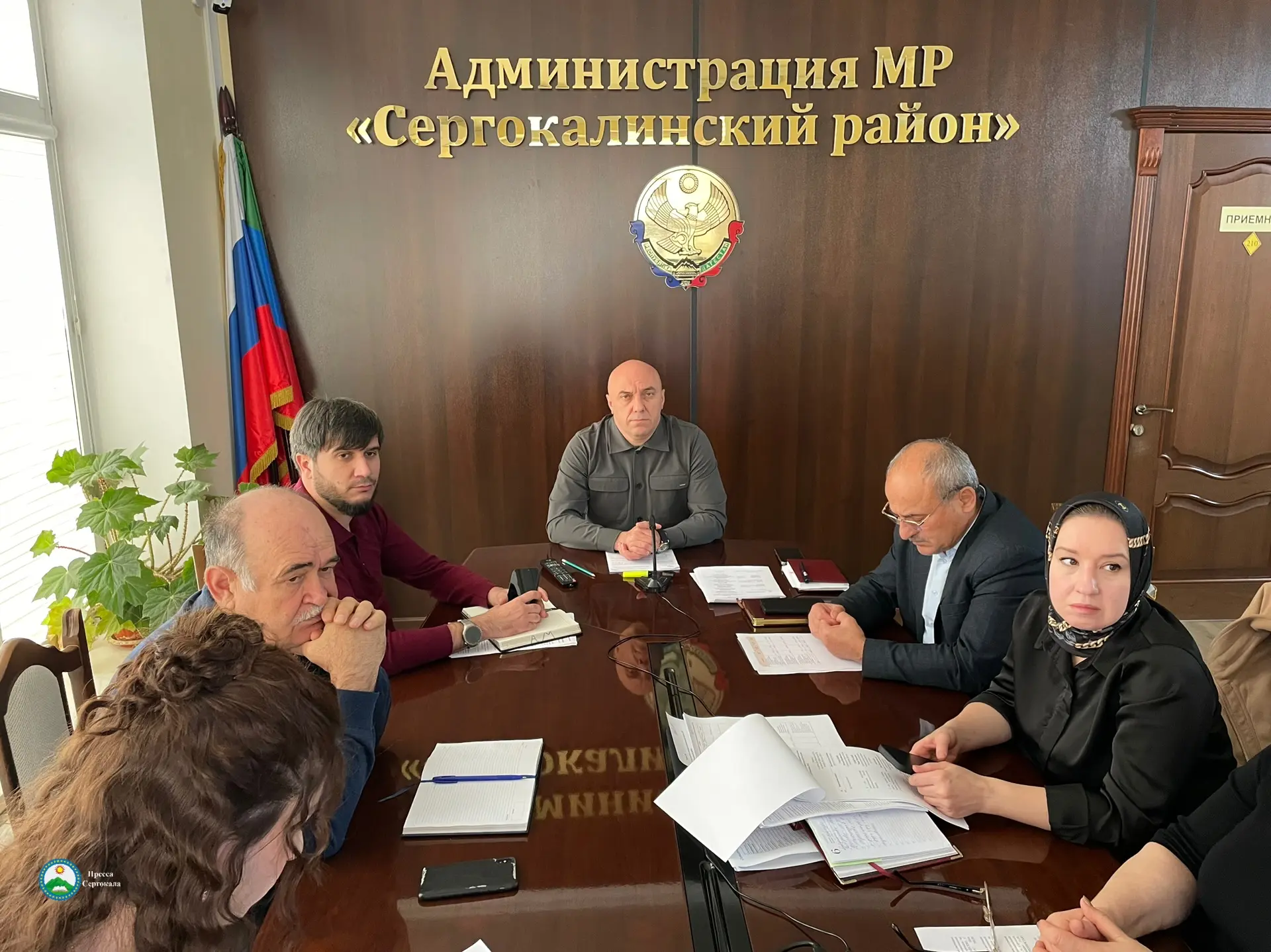 📊 Глава Сергокалинского района Арсен Магомедов принял участие в республиканском совеща...