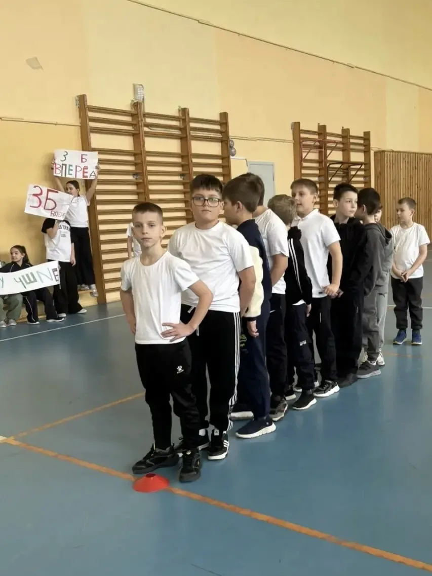 🏆 Сила, ловкость и командный дух: «А ну-ка, мальчики!» в 3-х классах!  Вчера в нашем спортзале было 