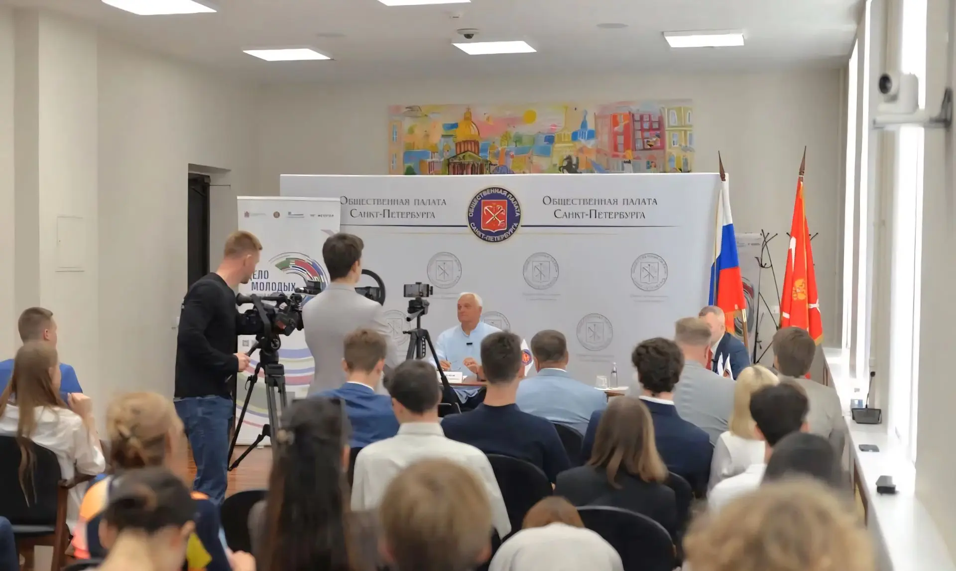 🗣 Александр Точенов пообщался с молодёжью Санкт-Петербурга о выборах и наблюдении 

Ответственный с