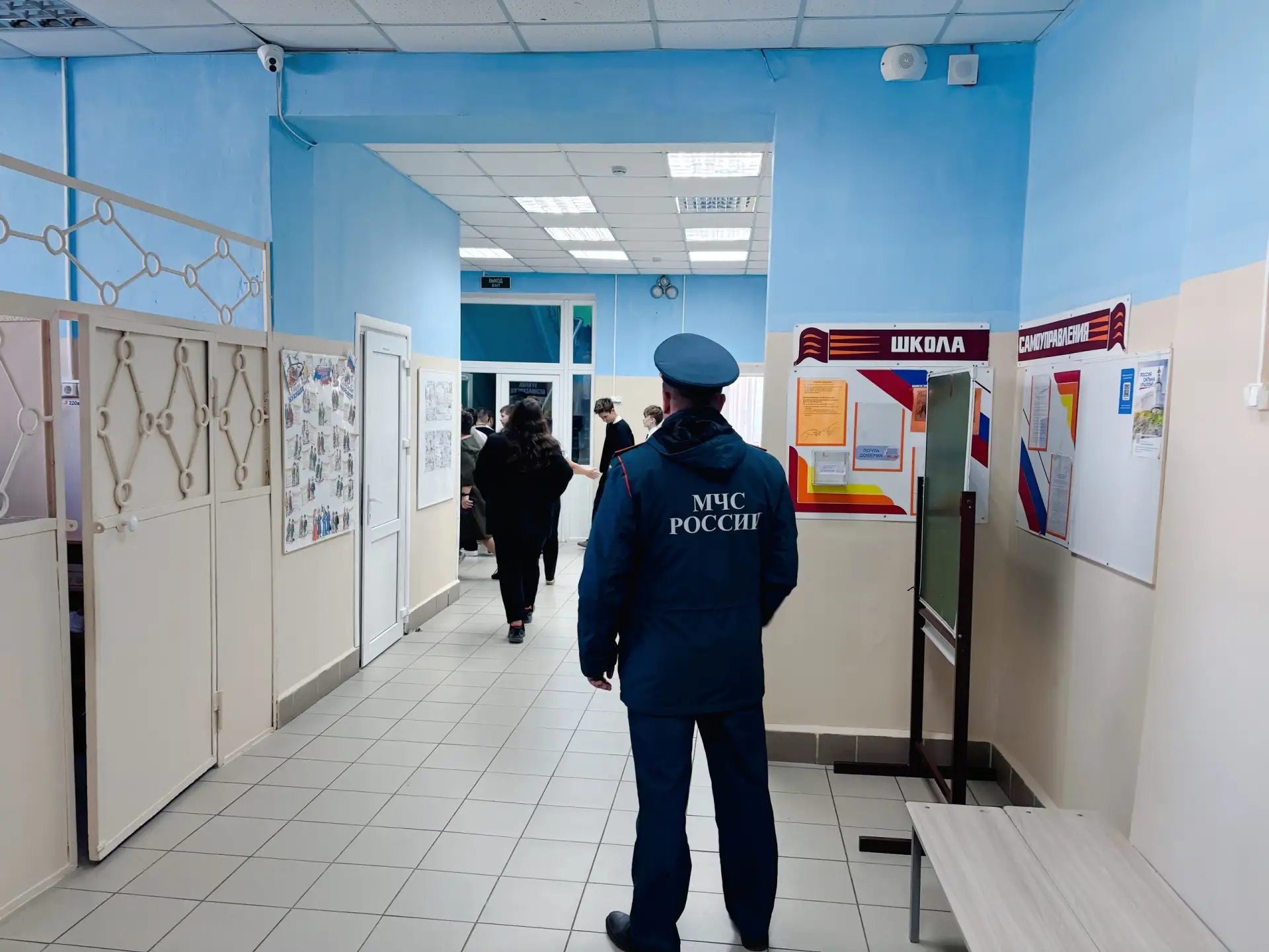 🚒 Огнеборцы 45 ПСЧ города Михайловска провели учебную эвакуацию в МАОУ СОШ №2. Меропри...