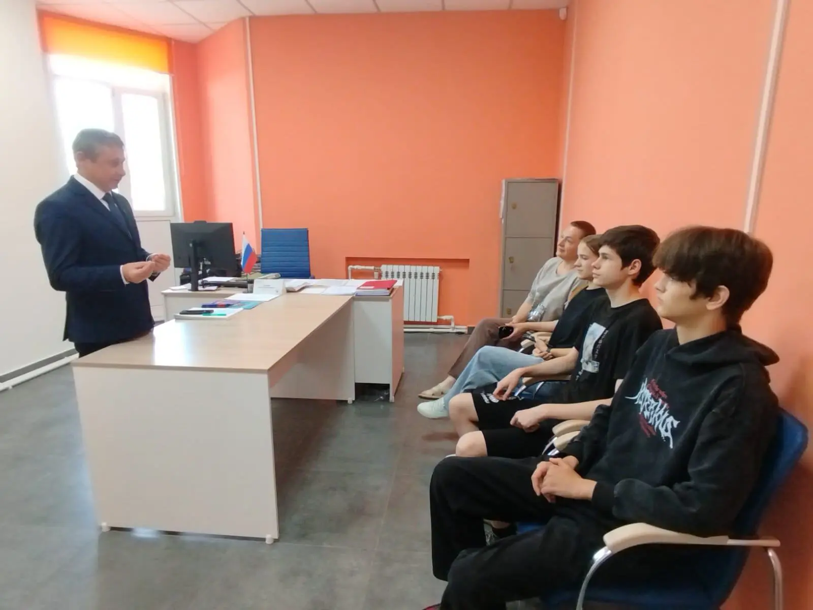 Помощники социальных работников, которые трудились в нашем Центре в течение июля по про...